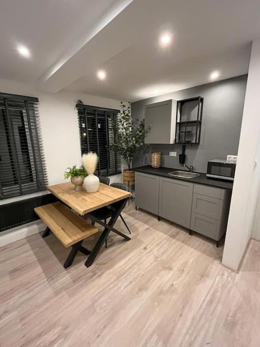 Gezellig Appartement, Gerenoveerd Eind 2022 ติลเบิร์ก ภายนอก รูปภาพ
